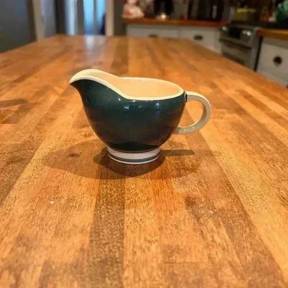 1930’s Vintage Susie Cooper Coffee/Tea Pot, Creamer  and Cups in Cream and Green - Picture 9 of 12